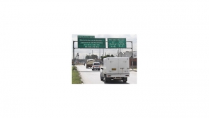Señal de tránsito confusa en la entrada a Bogotá por Soacha.|||