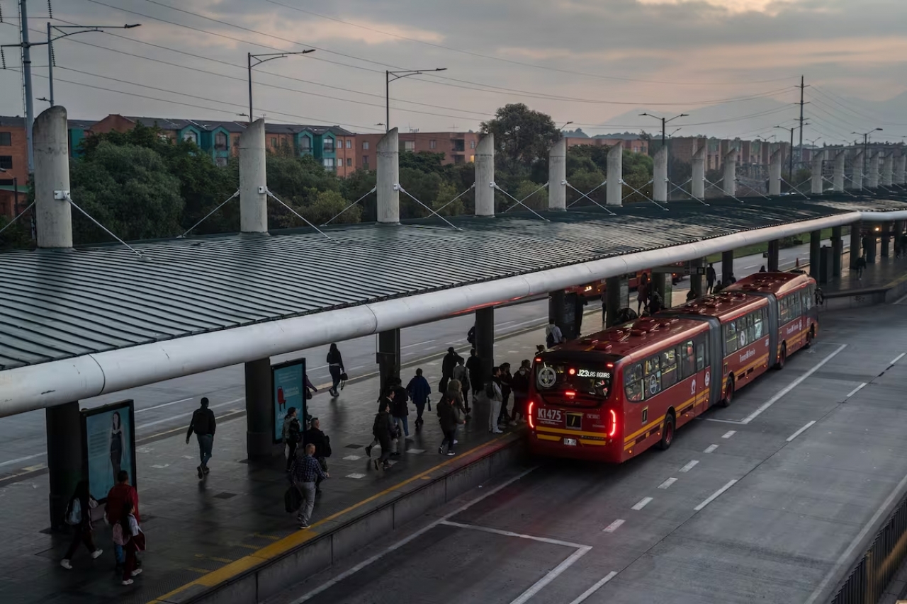 Colombia madruga, pero no despierta