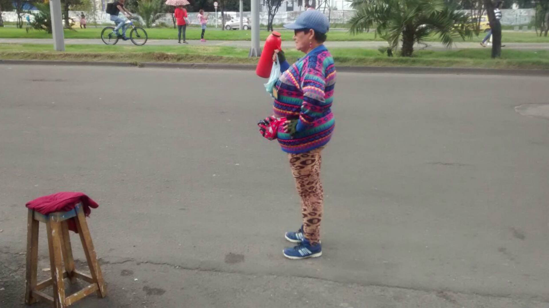  Un d&iacute;a con una vendedora de tintos