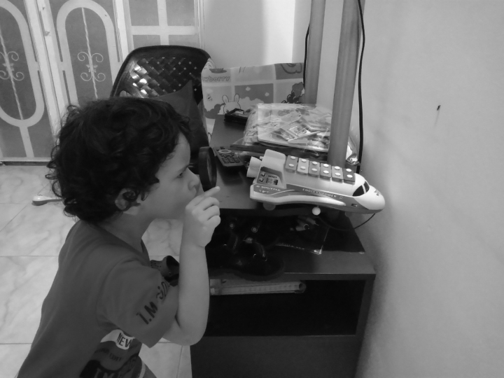 Vivace: Detr&aacute;s de una lupa, Gabriel es capaz de convertirse en explorador, detective y cient&iacute;fico; a veces, los tres al tiempo. 21/04/2020