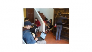 Los participantes en su mayoría jóvenes universitarios, intercambian información y contenidos con licencias libres.|||