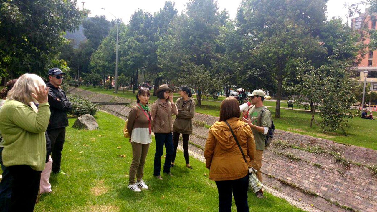 Concientización ambiental en el Parque El Virrey. Crédito fotografía: cortesía Grupo Ecomunitario|||