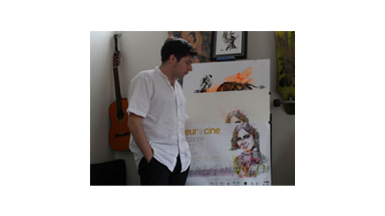 En su apartamento se encuentran dibujos por todas partes, colgados en las paredes, recostados en los sofás y uno que otro dispuesto en el caballete.|||