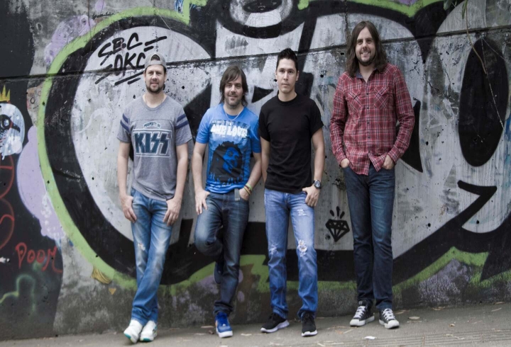 Banda de rock Tr3s de Corazón