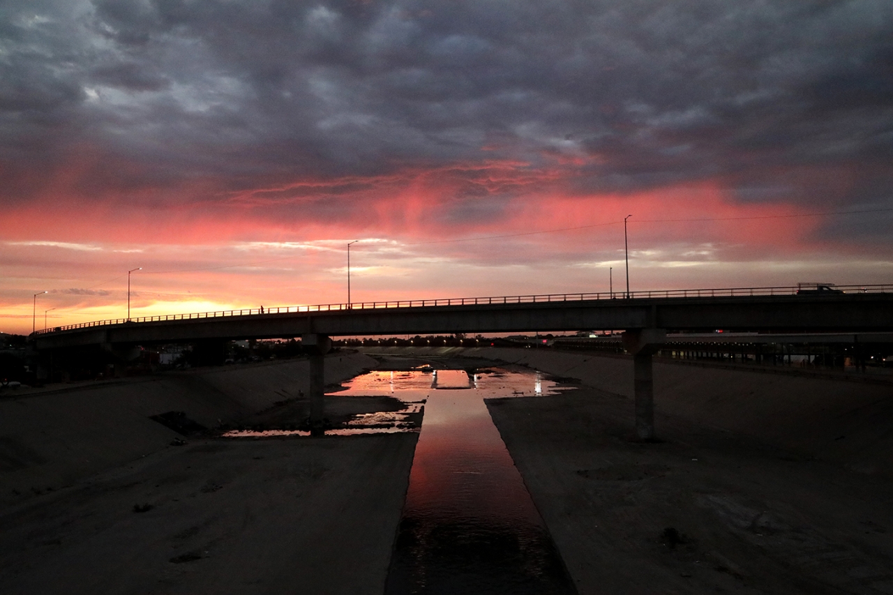 50 dólares, en un puente de Tijuana, por una camiseta con la palabra mágica 'Tumaco'