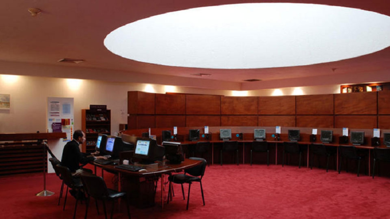 Sala de audiovisuales de la BLAA||||