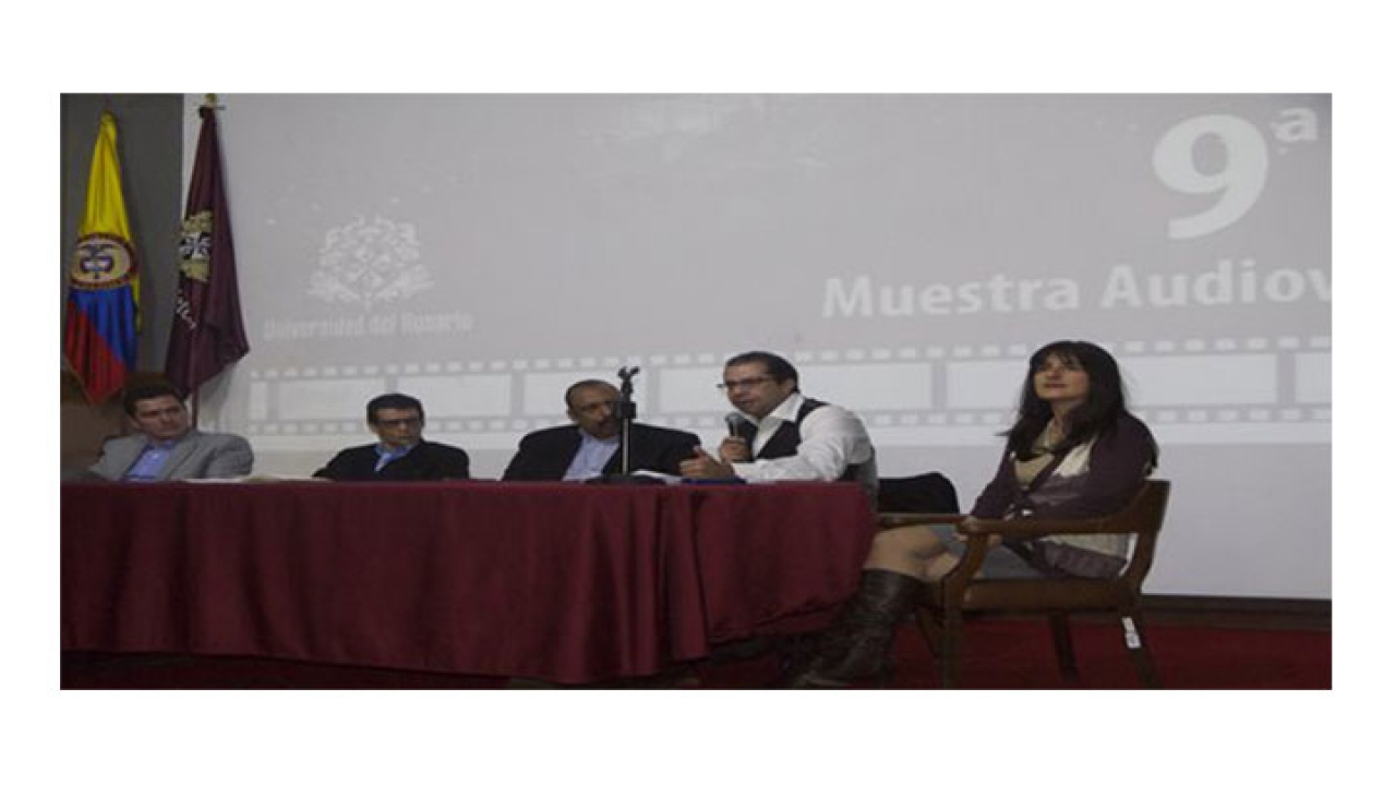 Invitados del conversatorio.|||