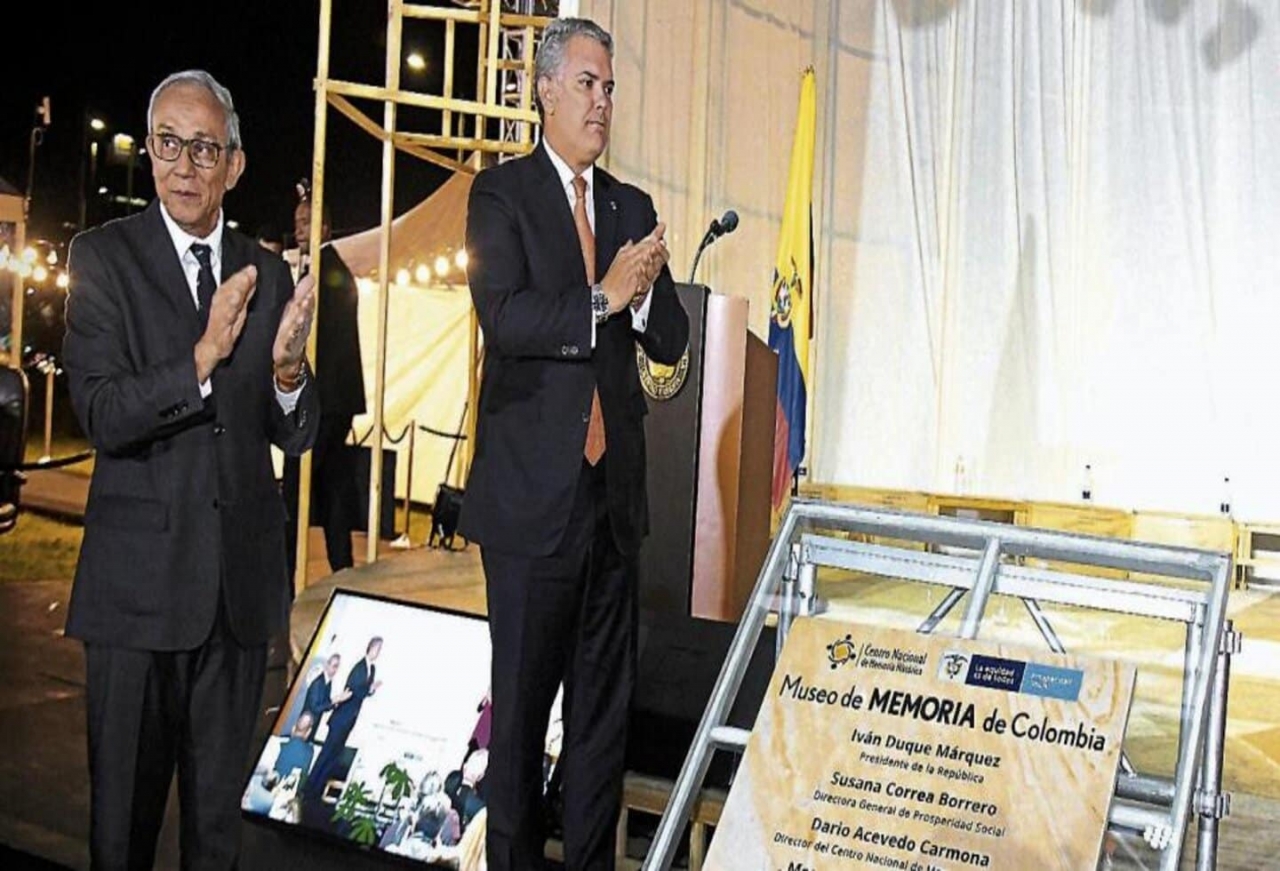 El director del CNMH y el presidente Iván Duque durante la inauguración del proyecto para construir el Museo de Memoria|||