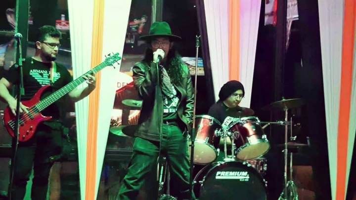 Miguel&aacute;ngel en su toque de InHead en District RestoBar el 24 de marzo de 2021.