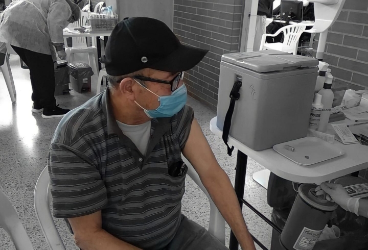 Segunda etapa de vacunaci&oacute;n para adultos de 60 y 79 a&ntilde;os en Colombia