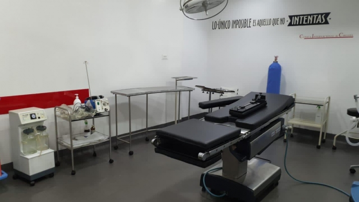 Una de las salas de operación de la Clínica Internacional de Cirugía