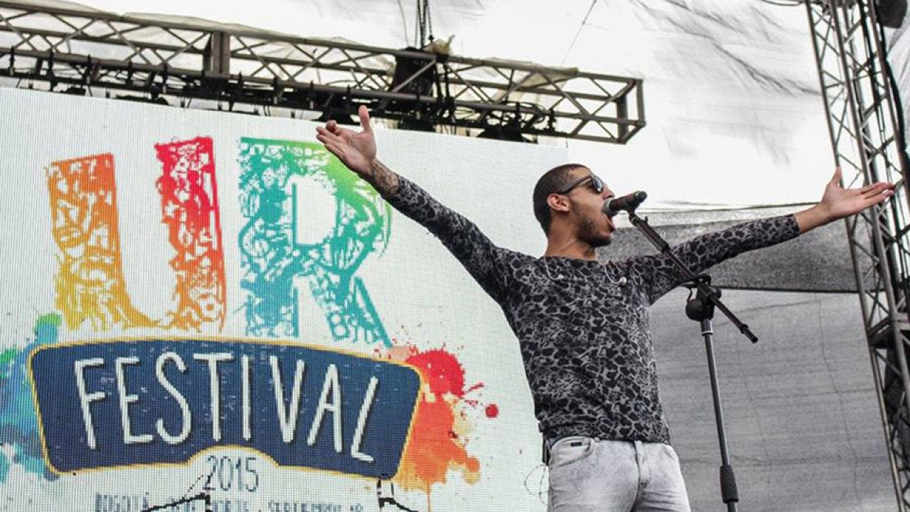 En el #URFestival2015 Manuel Medrano botando toda la energía para los rosaristas!|||