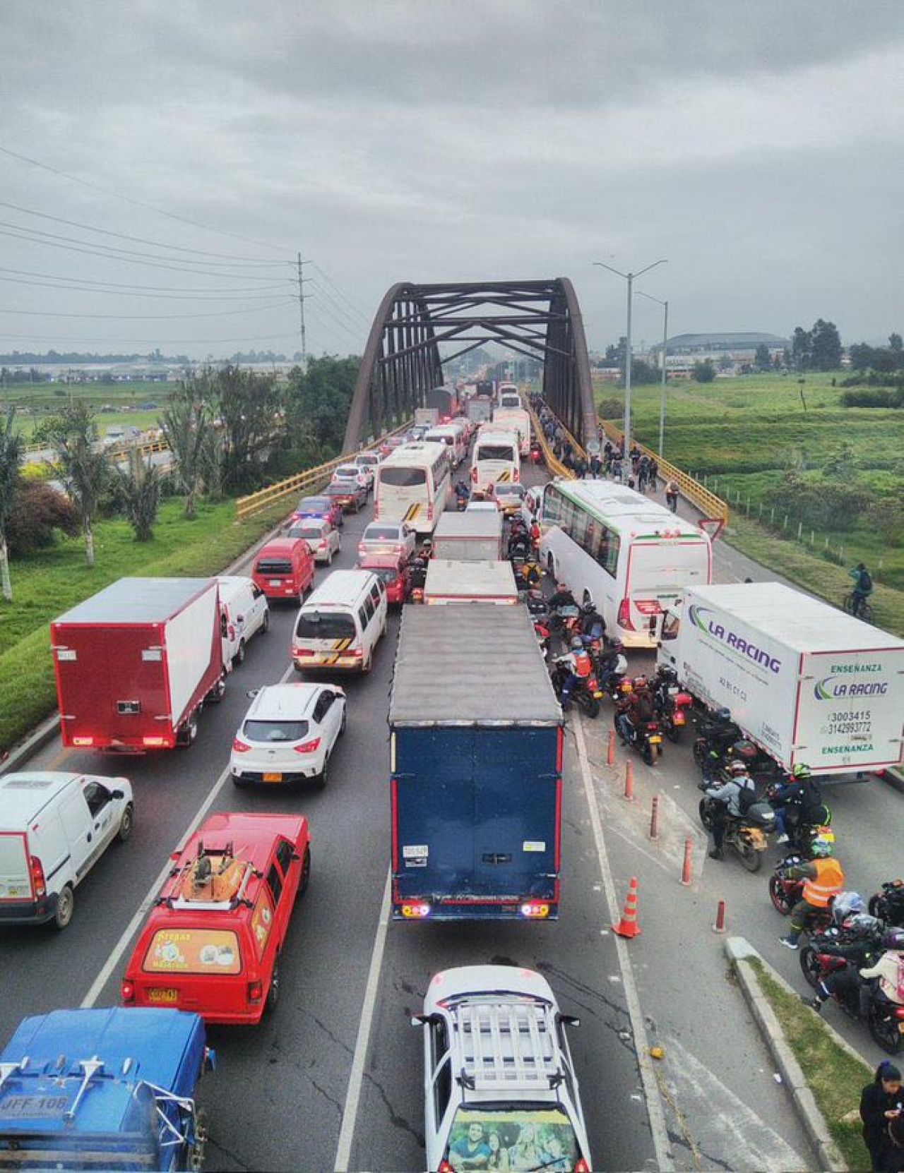 ¿Qué pasa con la calle 80, el corredor vial bogotano con el peor tráfico?