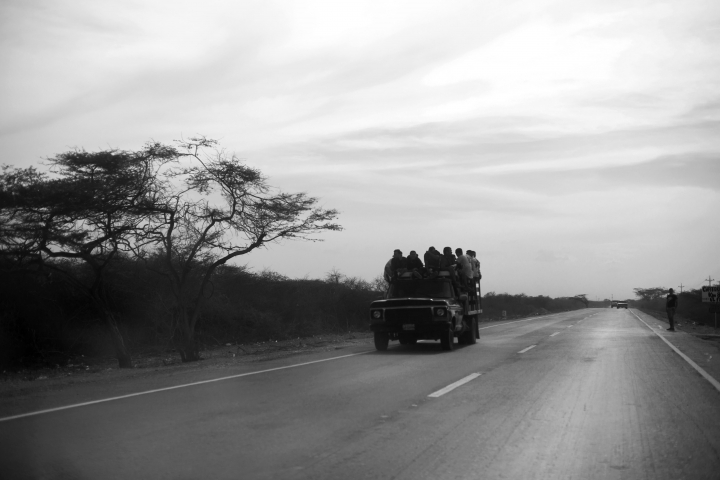 Venezolanos en la frontera de Paraguach&oacute;n (La Guajira, Colombia)
