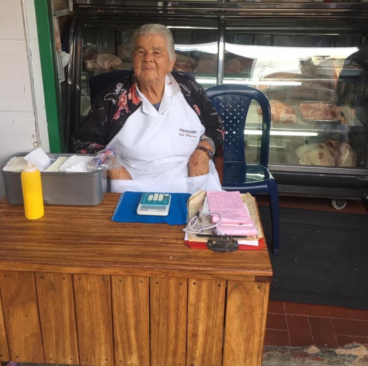 Doña Segunda, de trasteo con su fritanga a cuestas