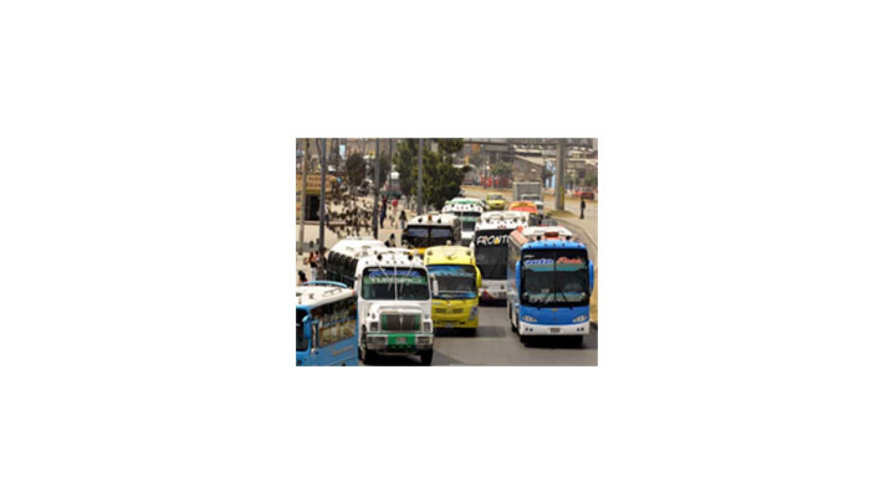 A pesar de los controles de la policía de carreteras las flotas piratas siguen siendo muy populares entre los viajeros que quieren ahorrar.|||