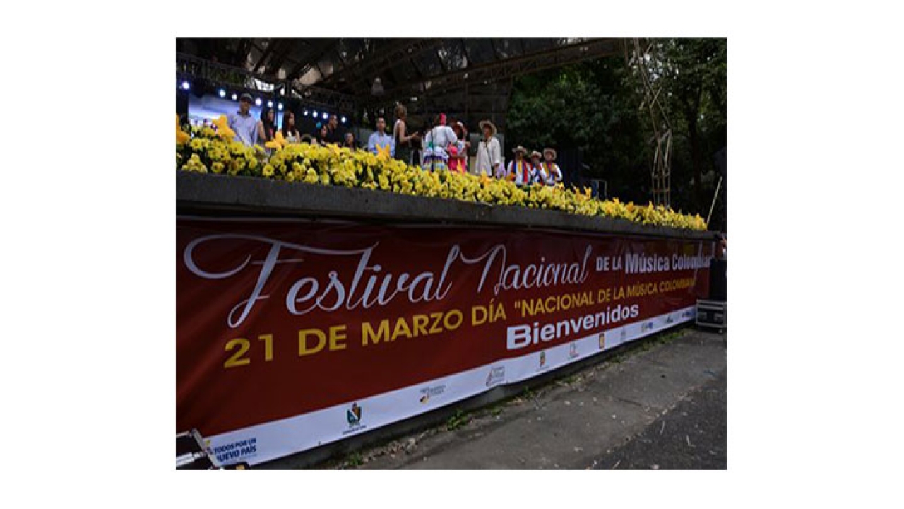 Tarima del Festival en Ibagué.|||