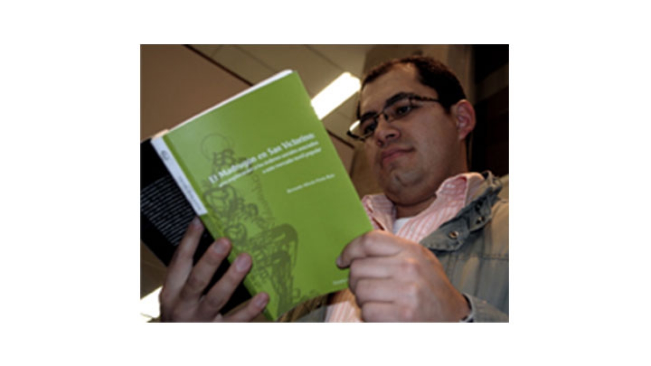 Bernardo Prieto en la presentación de su libro “El Madrugón de San Victorino” en la 25 Feria Internacional del Libro de Bogotá.|||