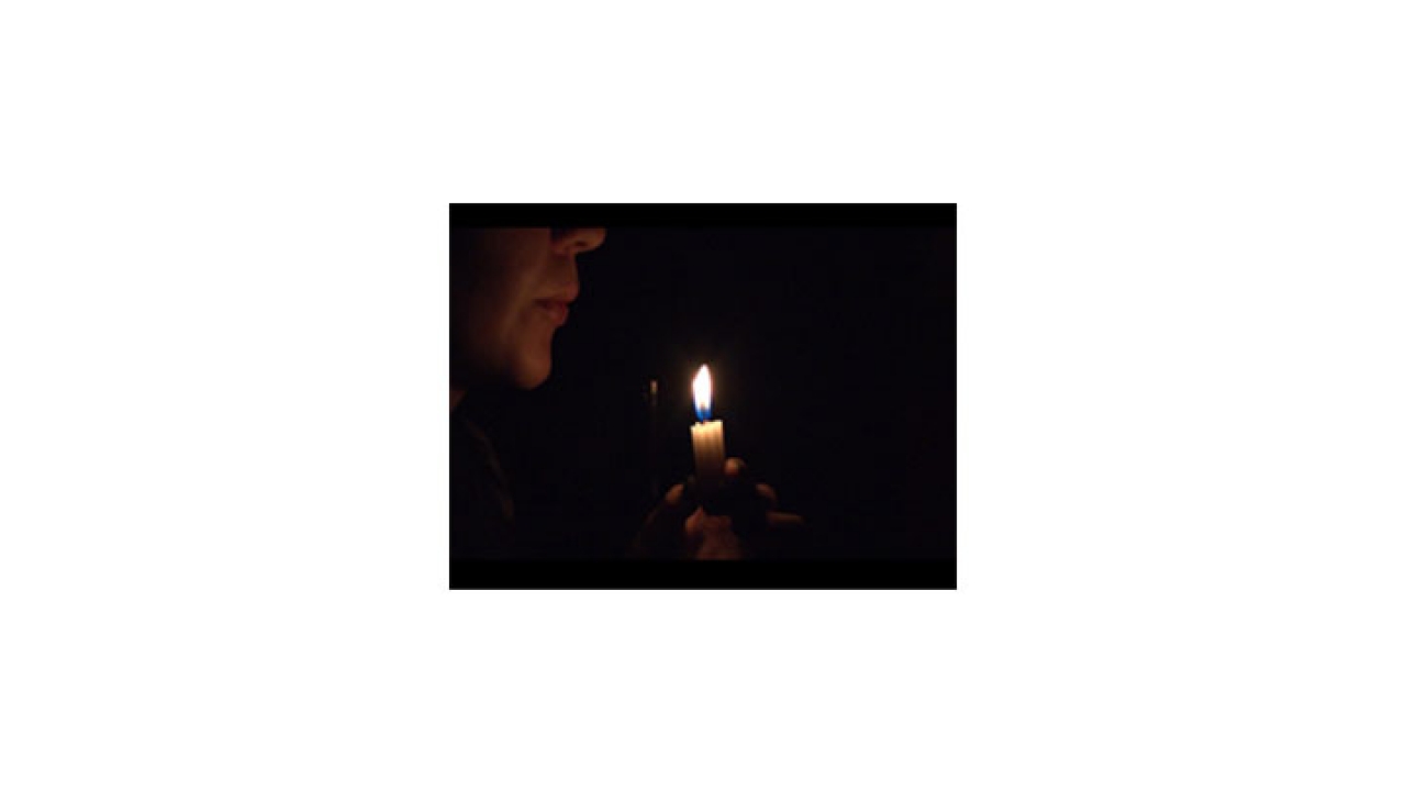 En 1992  las velas volvieron a los hogares colombianas por cuenta de los racionamientos de energía entre las 6 de la tarde y las 9 de la noche.|||