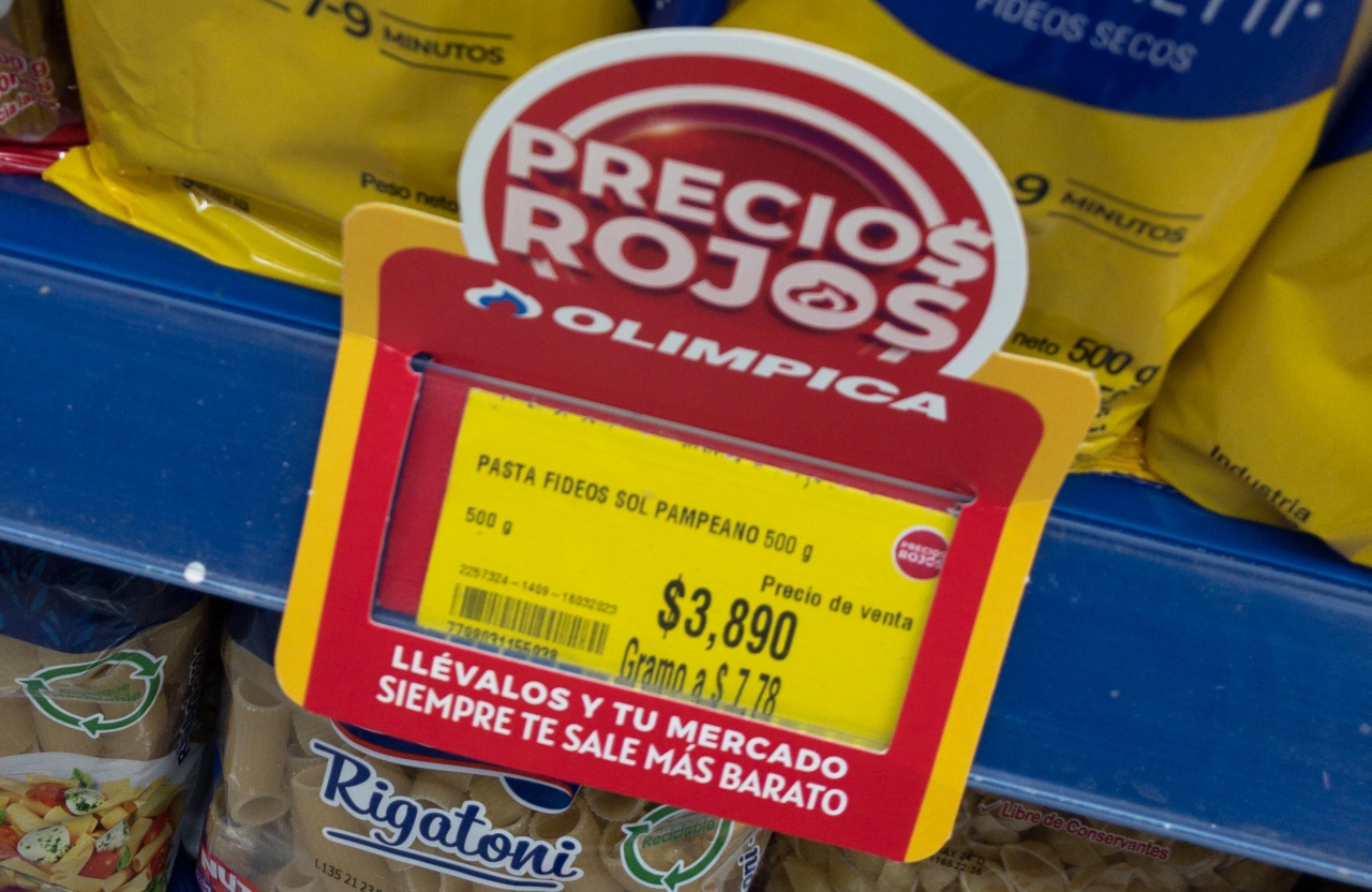 Los precios de la canasta familiar bajaron, pero ¿a qué costo?