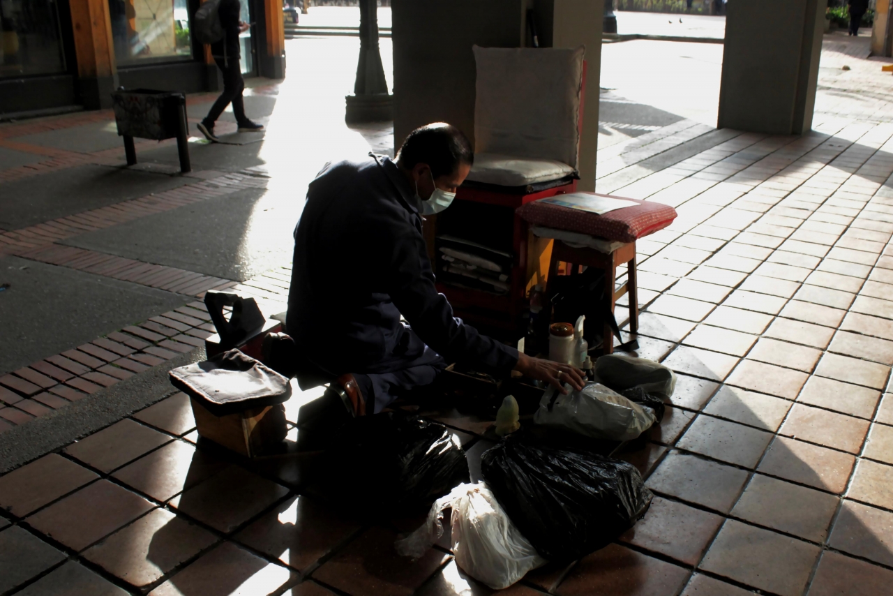 El betún de la calle, el arte de brillar
