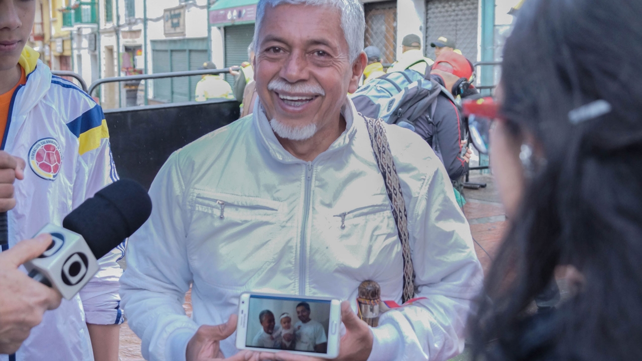 Profesor Moncayo el día del plebiscito en la plaza de Bolivar.||||