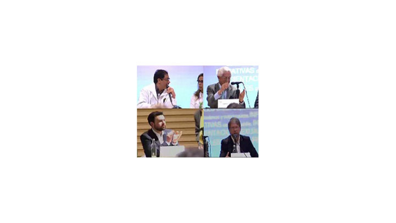 Los candidatos firmaron un manifiesto digital al final del panel.|||