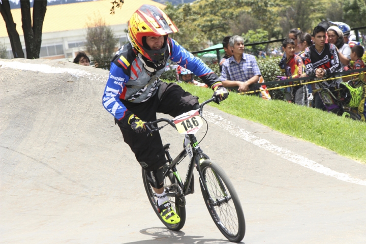 Categor&iacute;a adultos: 18+