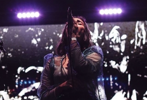 La artista colombiana Felisa, cantando en vivo|||
