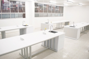 Laboratorio de física del Colegio Agustiniano Norte|||