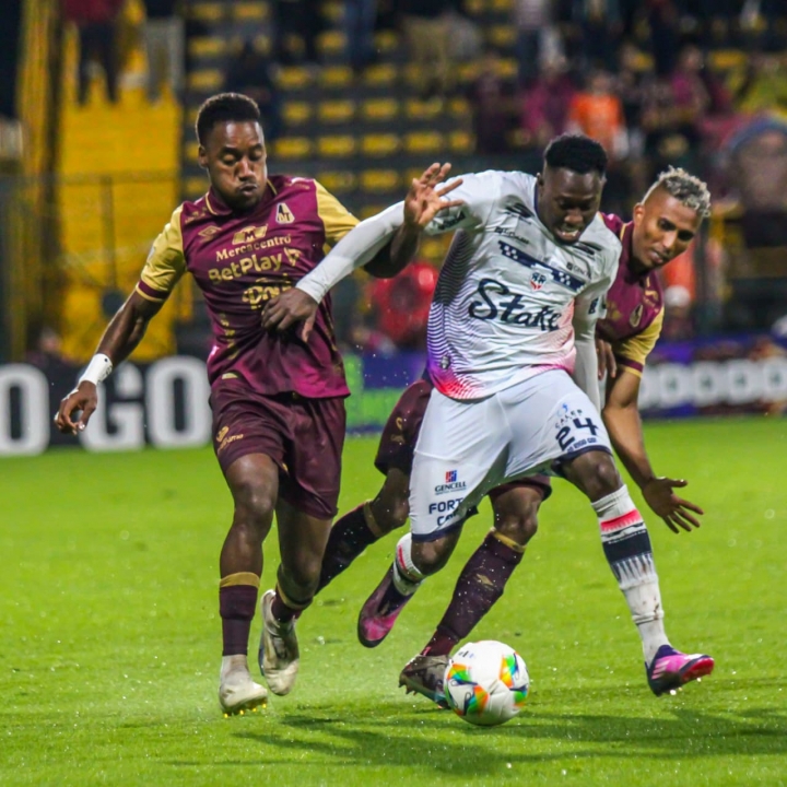 Fue un partido bastante parejo, en donde ambos equipos defendieron de muy buena manera su arco
