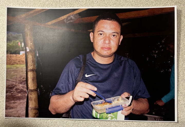 H&eacute;ctor Fabio en uno de sus cubrimientos