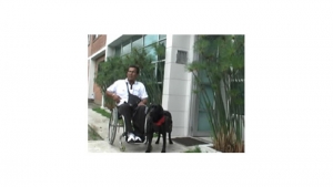 Bonnie desde hace 9 meses acompaña a Giovani, en Medellín montó en Metro.|||