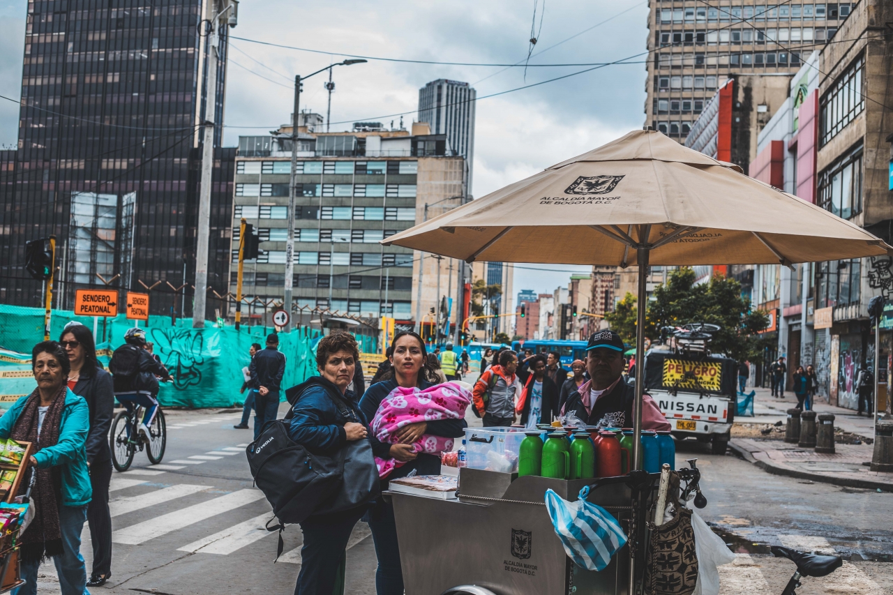 Frutas, paquetes variados y tinto hacen parte de los productos permitidos para vender en estos triciclos|||