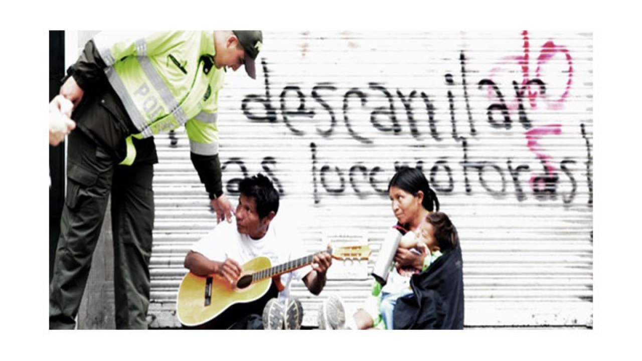 Algunos indígenas Embera Chami, han llegado a Bogotá provenientes de Antioquia, Caldas, Risaralda, Quindío y Valle del Cauca debido a la violencia generada en sus tierras.|||