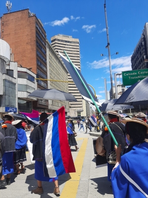 Indígenas Misak en las manifestaciones de mayo del 2021|Indígenas Misak en las manifestaciones de mayo del 2021|Indígenas Misak en las manifestaciones de mayo del 2021|||