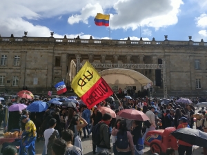 Poco a poco iban llegando estudiantes que salían a marchar desde las diferentes sedes de las universidades y colegios públicos.|||