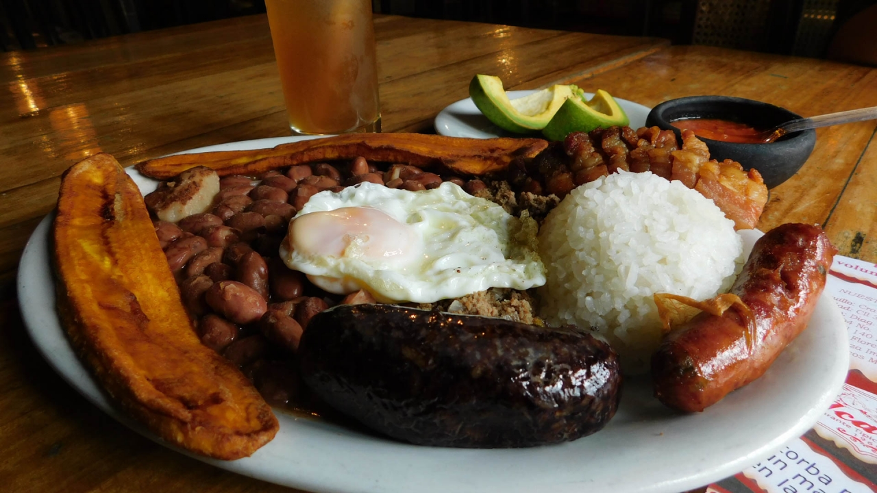 Bandeja paisa del restaurante El Consulado Paisa|||