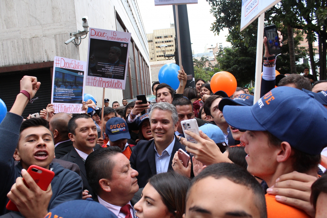 Candidato Iván Duque acompañado de las juventudes del Centro Democrático|||||||||||