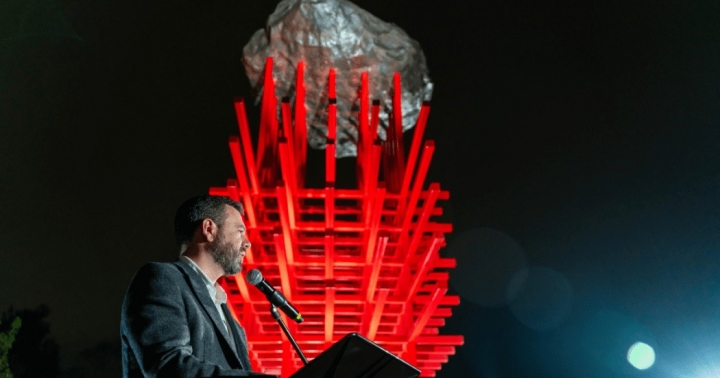 Inauguraci&oacute;n del monumento por el alcalde Carlos Gal&aacute;n