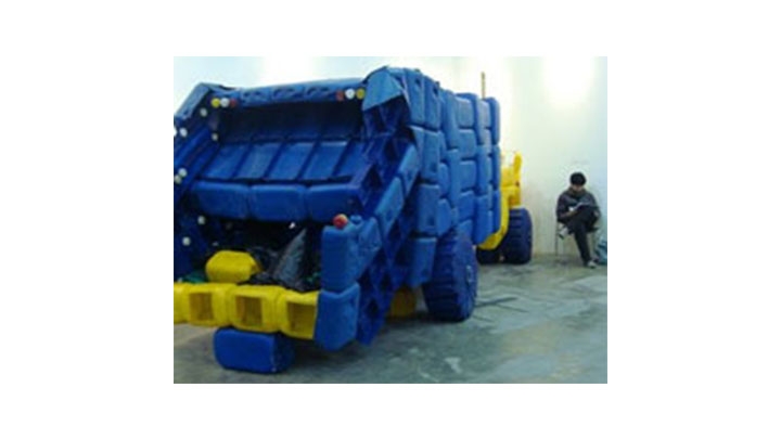 Obra "El Cami&oacute;n" del artista Carlos Bonil