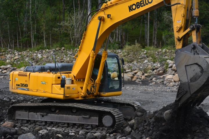 La m&aacute;scara detr&aacute;s de los jarillones