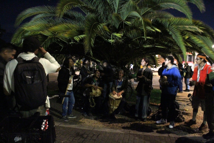 Rueda de Gaitas en las afueras de la Universidad Nacional