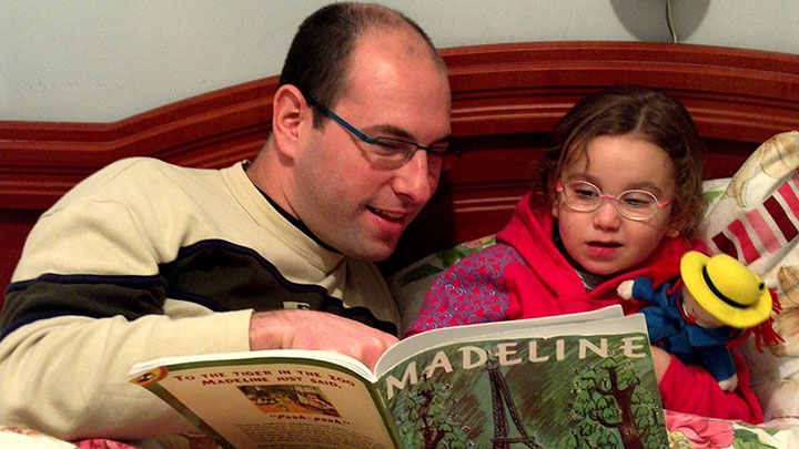 Ni&ntilde;o Leyendo