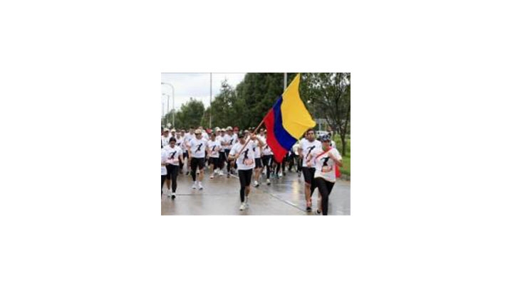Im&aacute;genes de la tercera versi&oacute;n de la carrera atl&eacute;tica "Presta tu pierna"