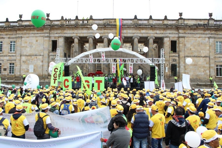 As&iacute; se vivi&oacute; la marcha por el D&iacute;a Internacional del Trabajo en Bogot&aacute;