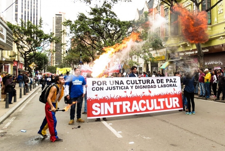 As&iacute; se vivi&oacute; la marcha por el D&iacute;a Internacional del Trabajo en Bogot&aacute;