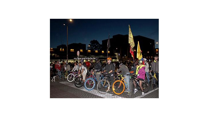 M&aacute;s de 300 bicis rodaron por el norte de Bogot&aacute;