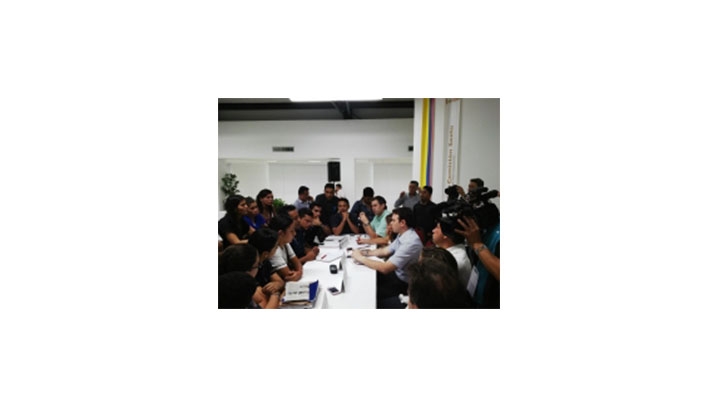 Subcomisi&oacute;n de senado encargado con estudiantes de la FUSM