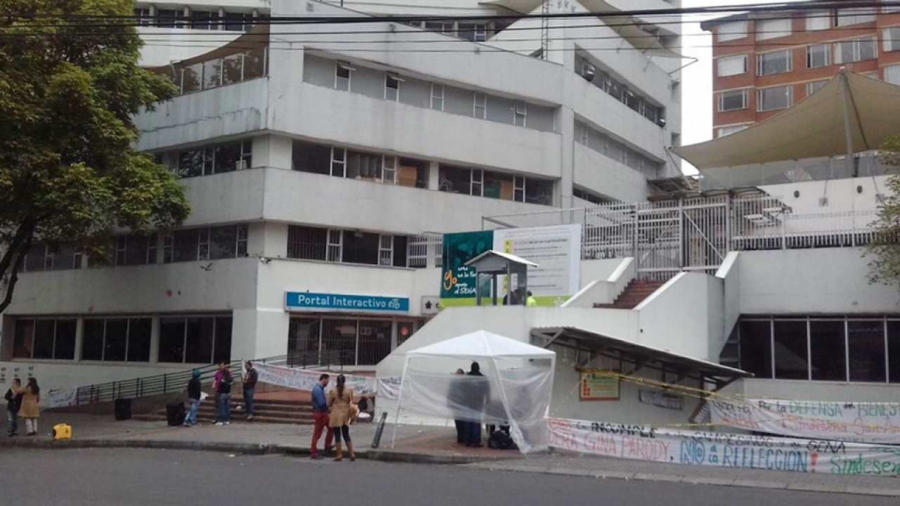Centro de servicios financieros en paro||||